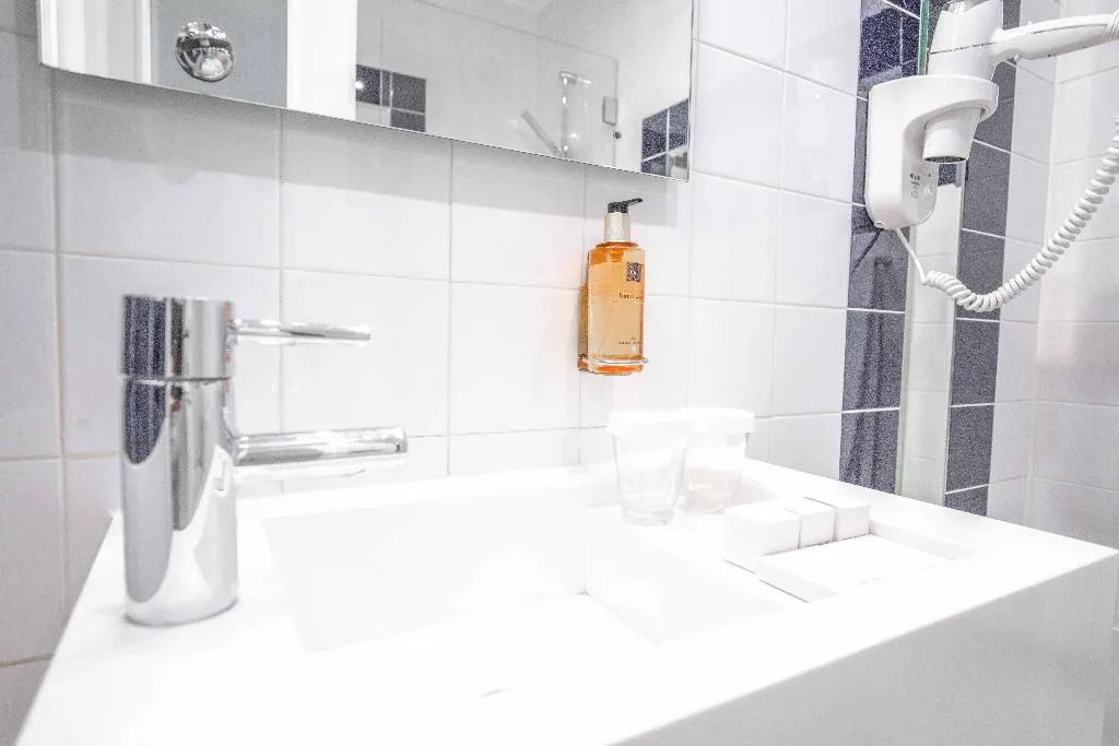 APARTMENT ONE BEDROOM Room, Residencial Alcobia, Lisbon