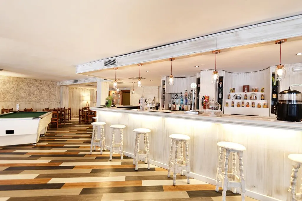 Bar, Sant Gothard, Arinsal