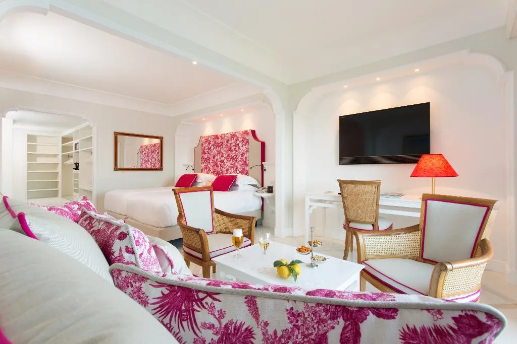 JUNIOR SUITE WITH JACUZZI WITH VIEWS Room, Grand Hotel Royal, Naples