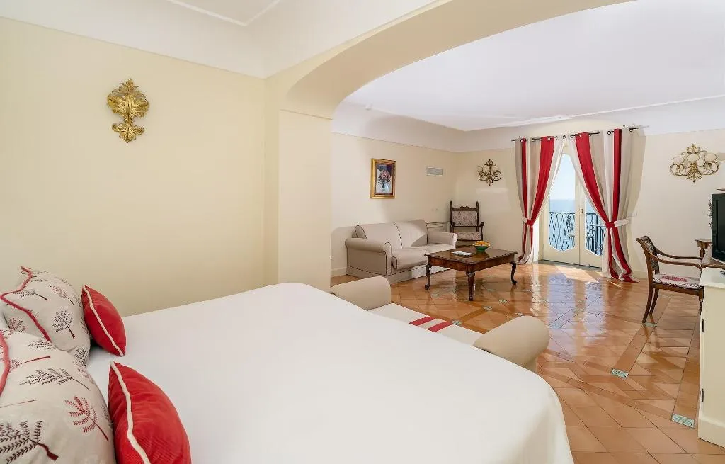 Room, Punta Regina, Naples