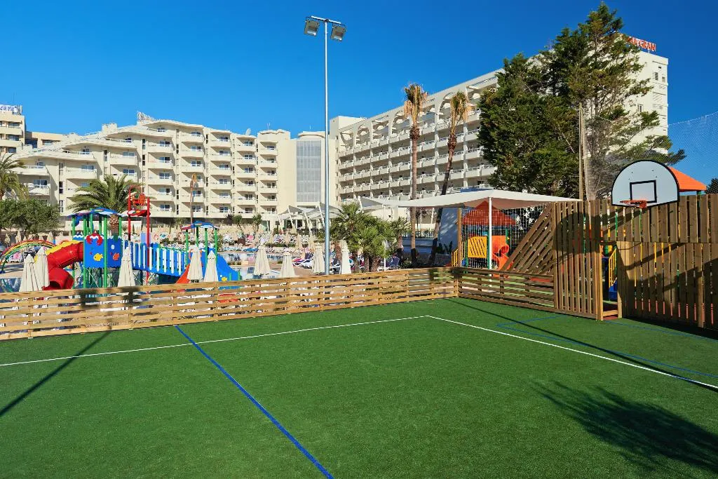 Sports and Entertainment, Hipotels Coma Gran, Majorca