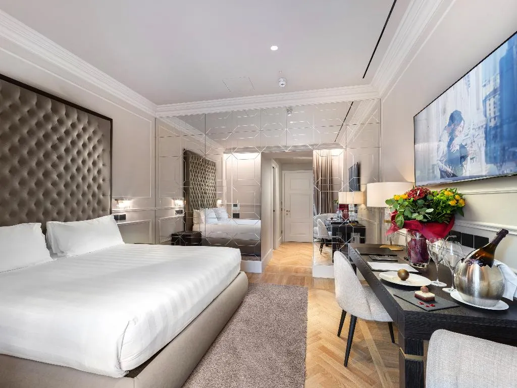 DOUBLE DELUXE Room, The Glamore Milano Duomo, Milan