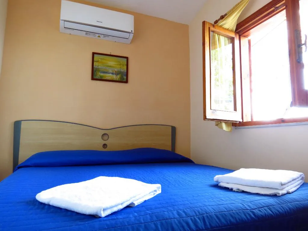CHALET CAPACITY 2 Room, Baia Serena, Naples