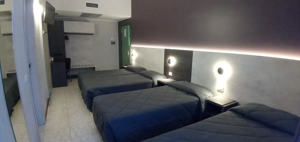 QUADRUPLE STANDARD Room, Mistral, Milan