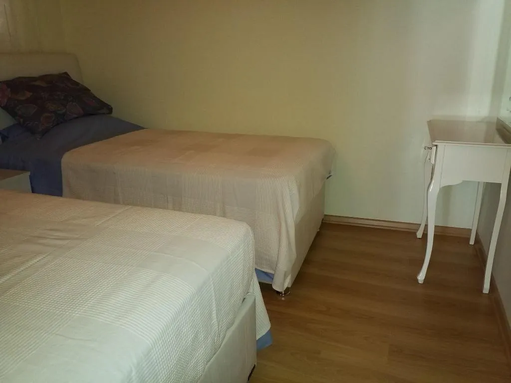 Room, Kamelya, Dalaman