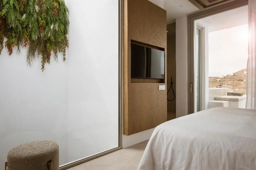 SUITE DELUXE WITH JACUZZI Room, Mykonos Flow - Super Paradise, Mykonos