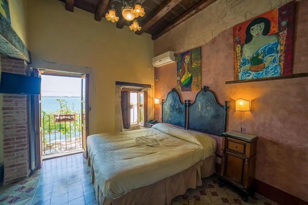 DOUBLE SEA VIEW Room, Charme Henry S House, Catania