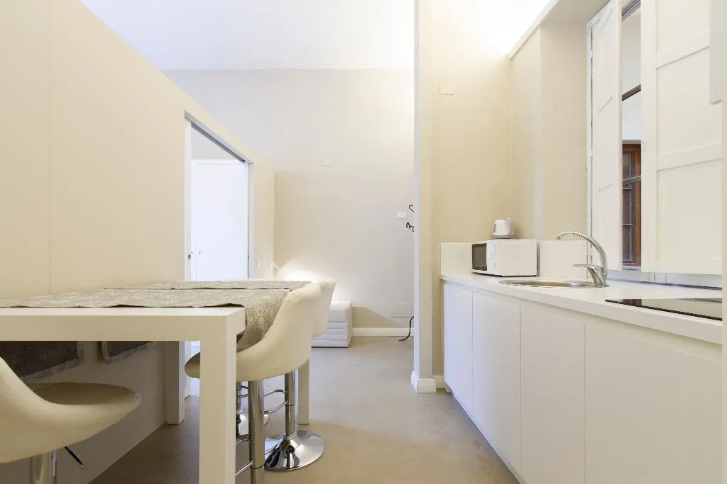 APARTMENT CAPACITY 4 TWO BEDROOMS Room, Palazzo dei Ciompi, Florence