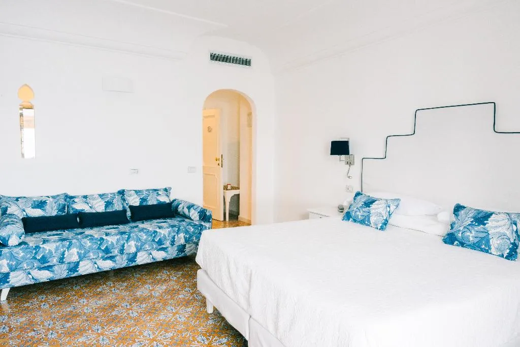 QUADRUPLE SEA VIEW WITH TERRACE Room, Hotel Conca D'Oro, Naples