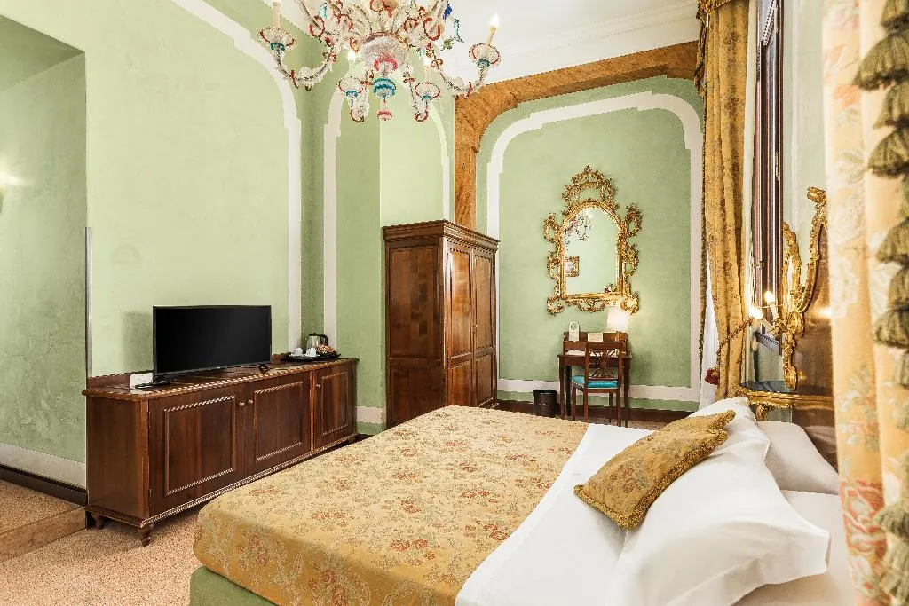 Room, San Moise, Venice