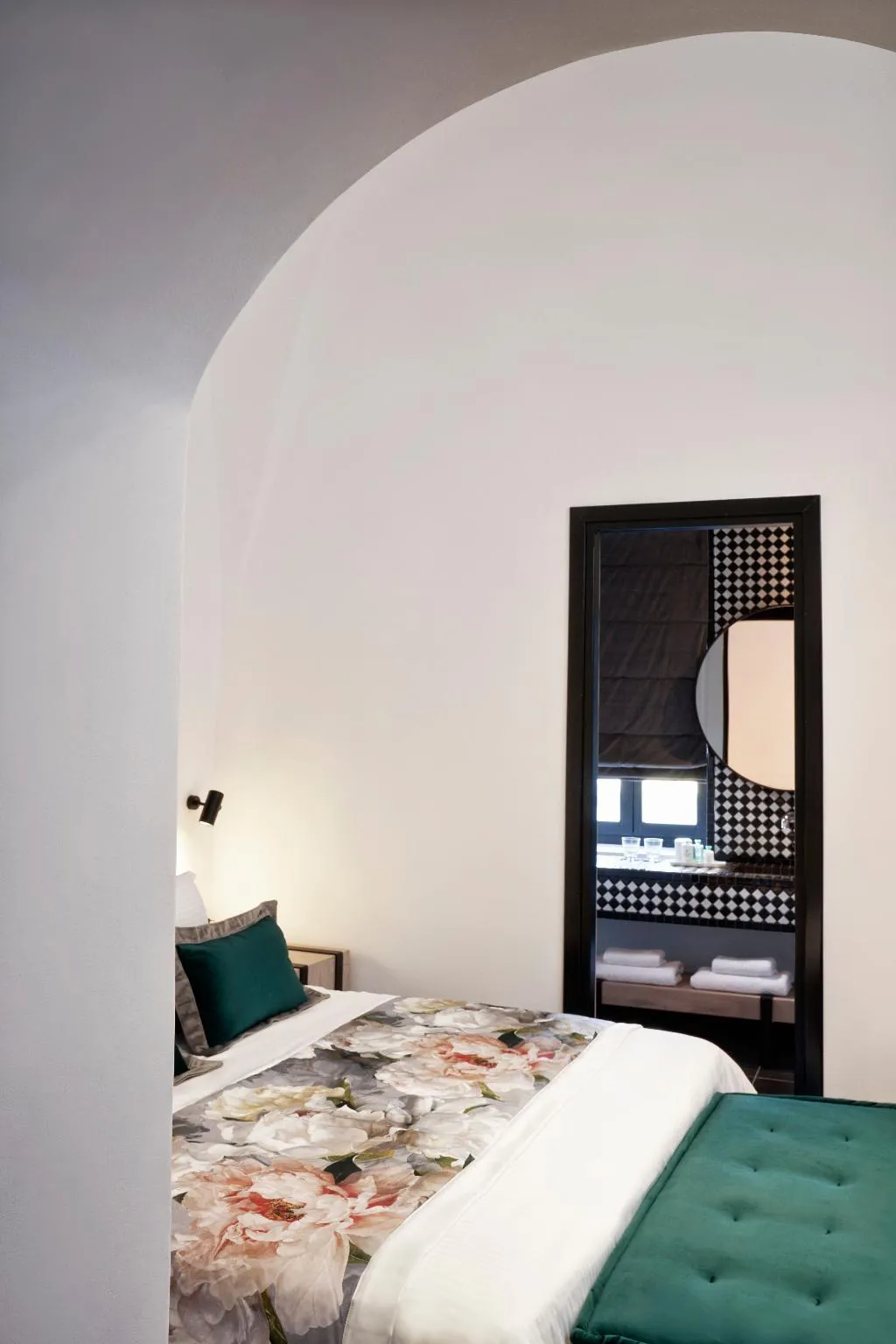 SUITE STANDARD Room, Katikies Garden Santorini - The Leading Hotels, Santorini