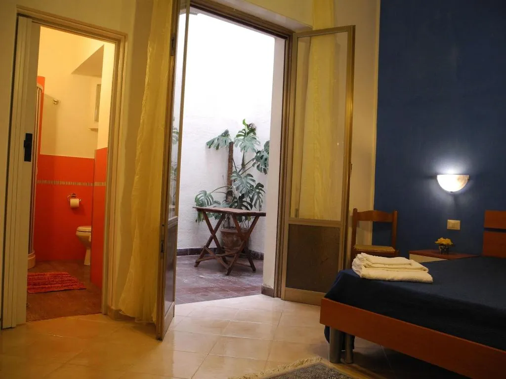 Room, Melone Giallo, Palermo