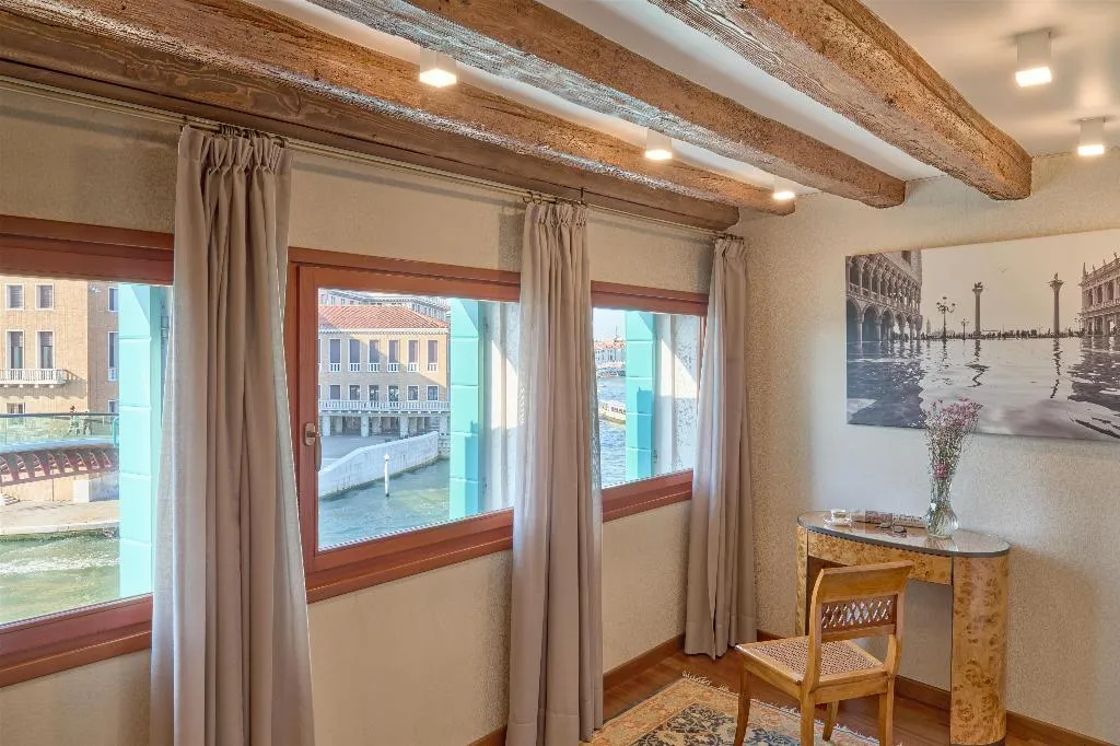 Room, Santa Chiara, Venice