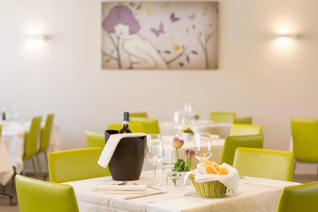 Restaurant, Cristina, Naples