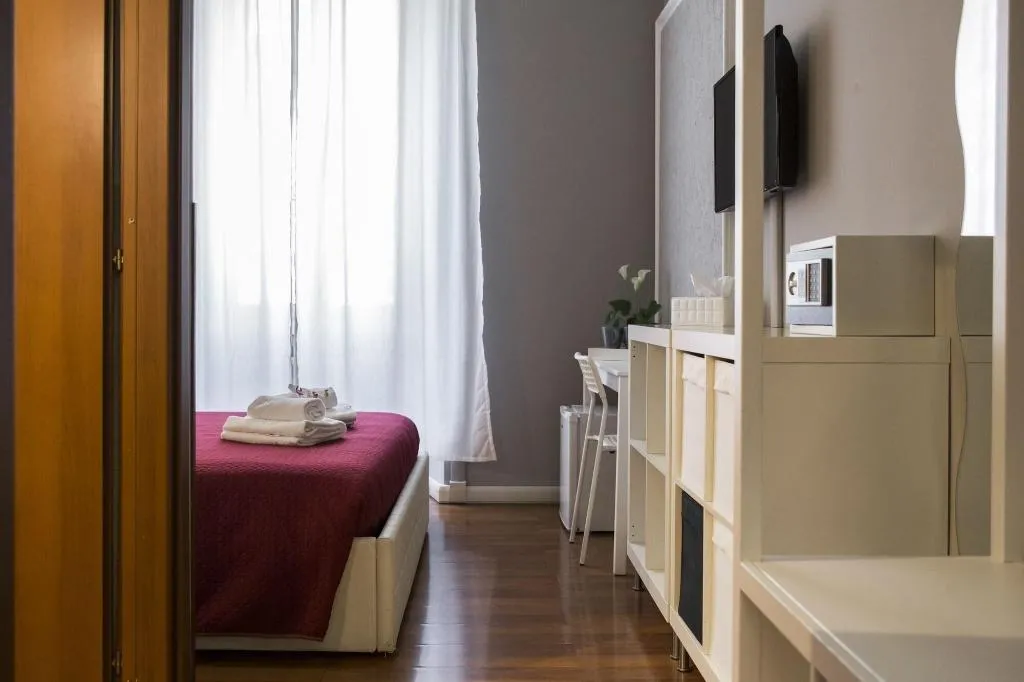Room, Dulcis In Fundo, Rome