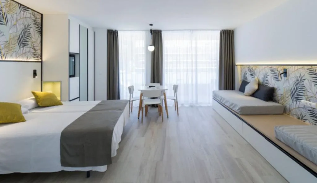 FAMILY ROOM CAPACITY 4 Room, Medplaya Calypso, Costa Dorada