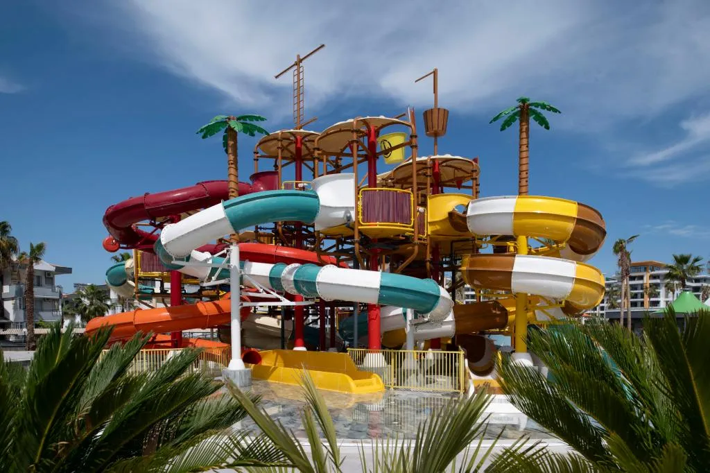 Sports and Entertainment, Azura World Hotel, Antalya