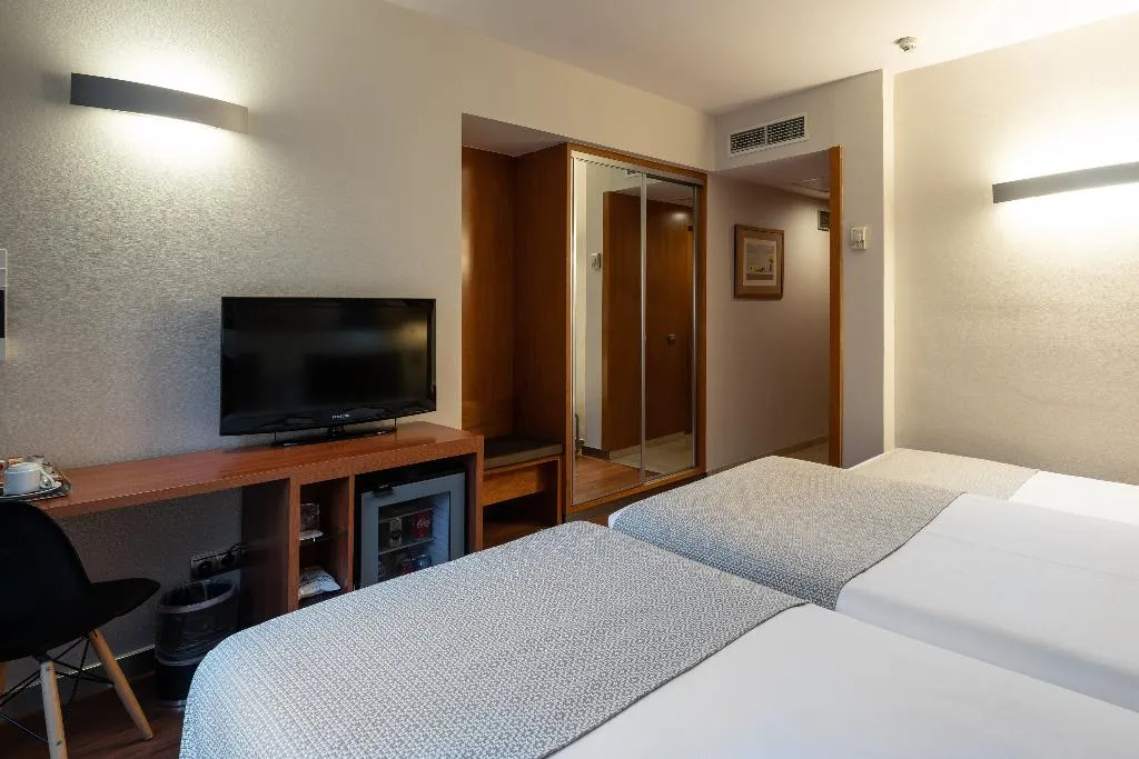 TRIPLE STANDARD Room, Catalonia Gracia, Barcelona