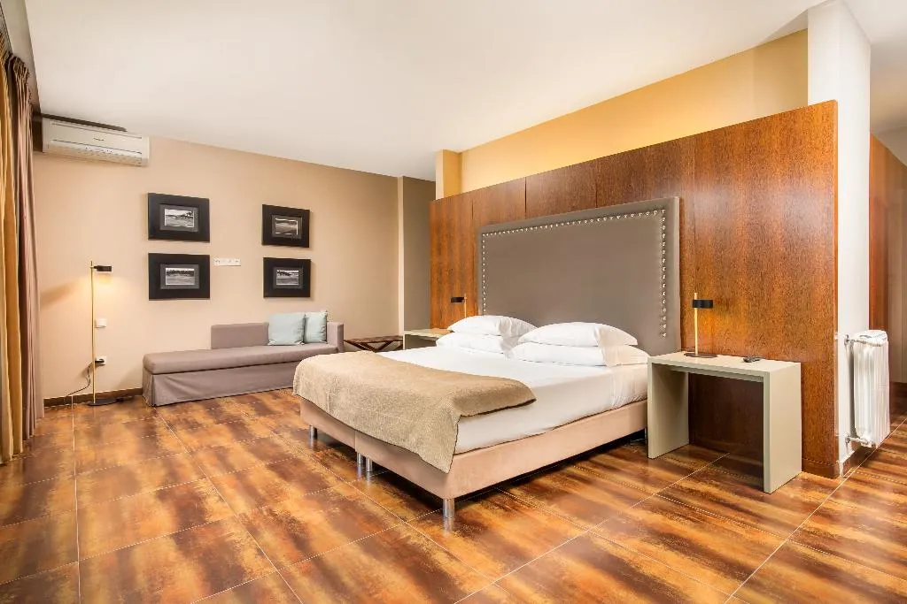 Double or Twin DELUXE Room, NAU Morgado Golf and Country Club, Algarve