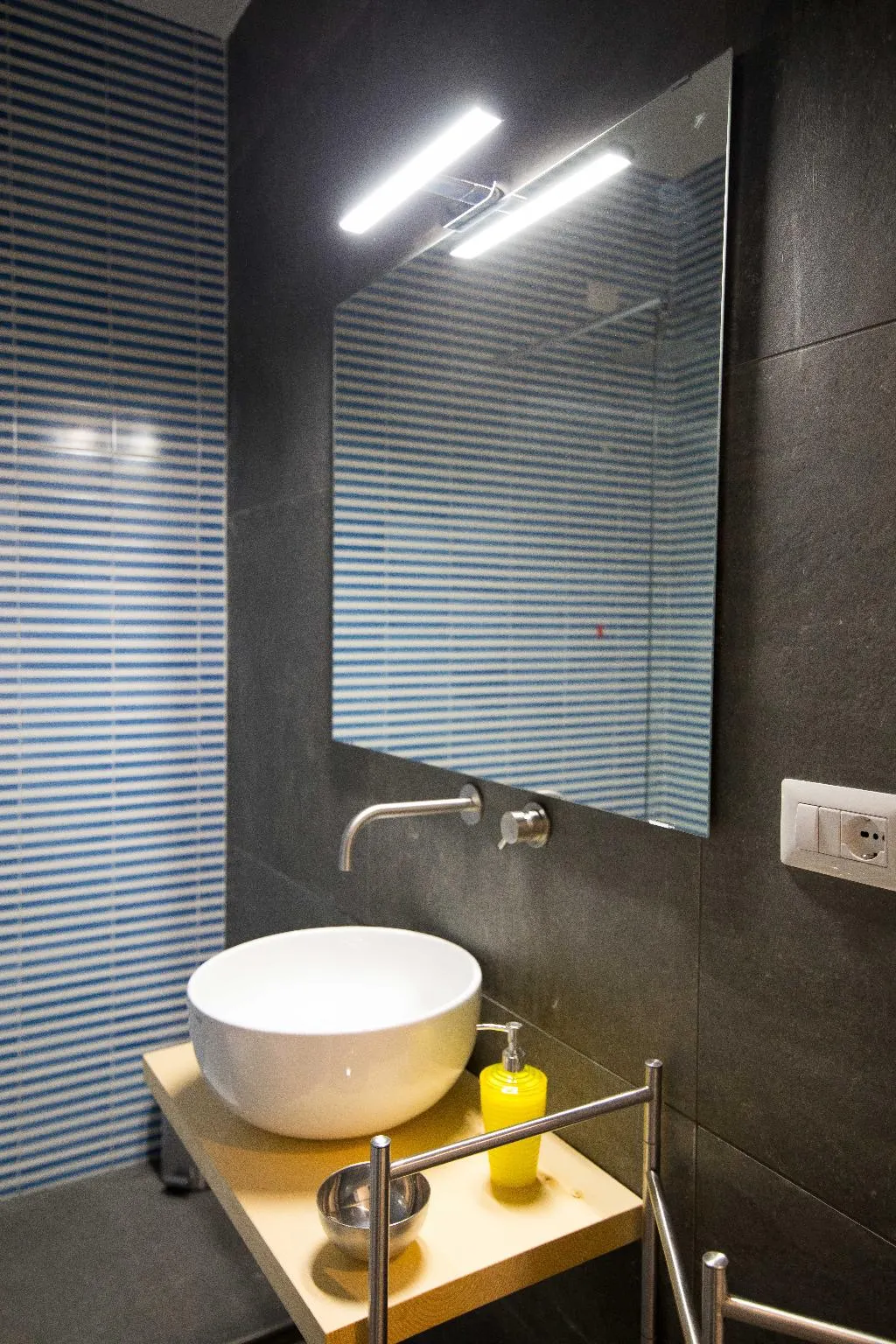 DOUBLE BASIC Room, Quattro Briganti, Naples