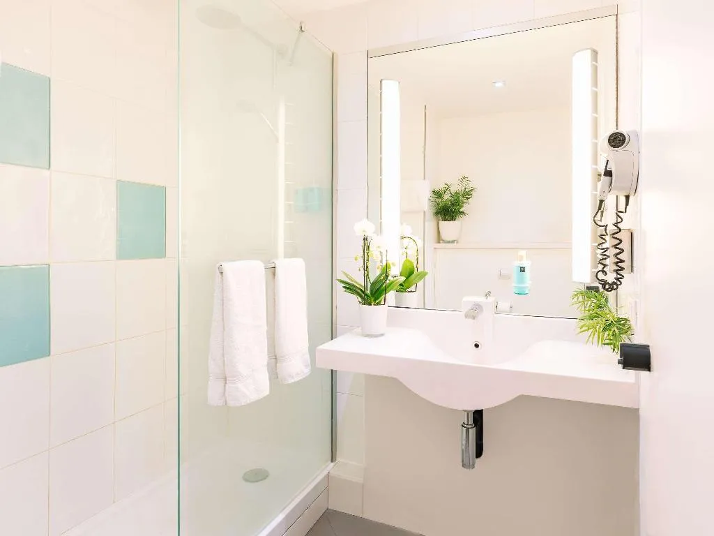 DOUBLE SUPERIOR WITH DOUBLE BED Room, Novotel Milano Linate Airport, Milan