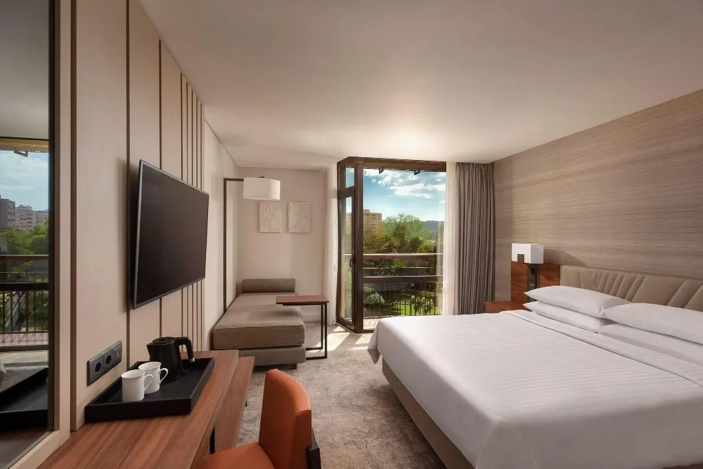 Room, Marriott Hotel Lisbon, Lisbon