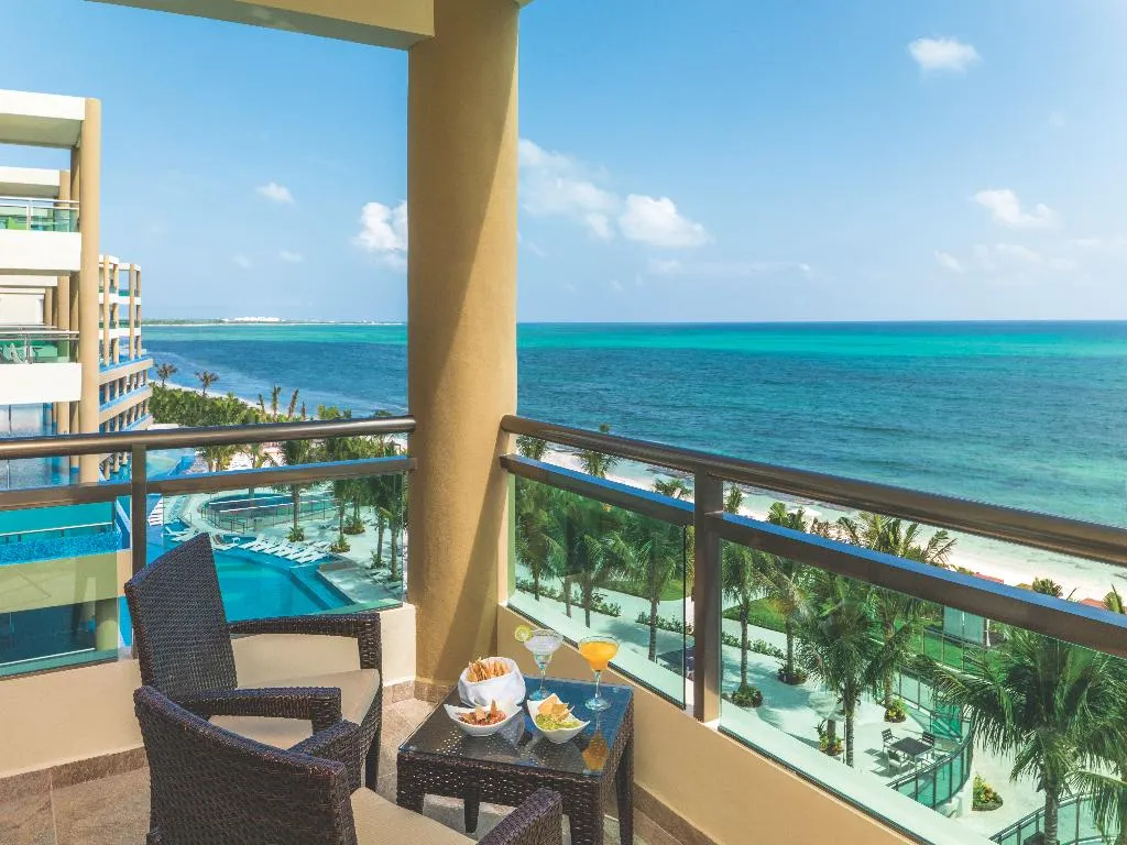 SUITE OCEAN FRONT ONE BEDROOM Room, Generations Riviera Maya Family Resort- AI, Cancun Area