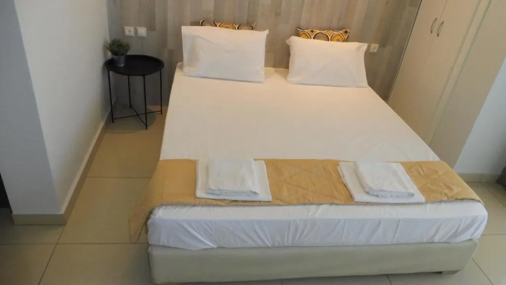 DOUBLE ONE BED Room, Klio Apartments And Studios, Thessaloniki