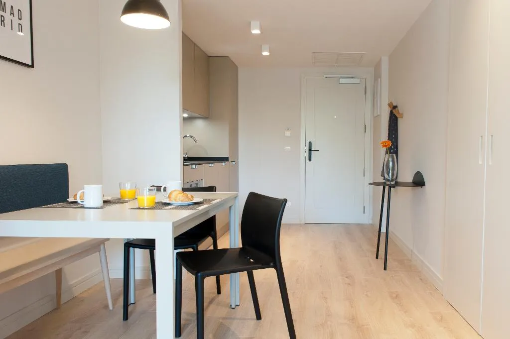 STUDIO DELUXE Room, MH Apartments Central Madrid, Madrid
