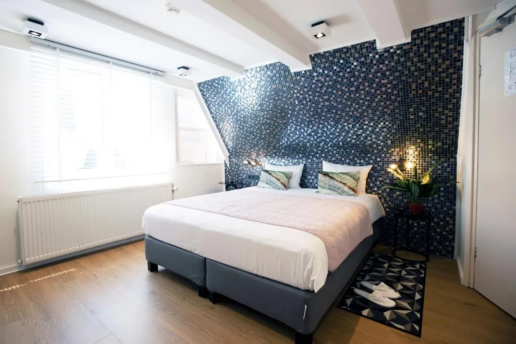DOUBLE STANDARD Room, Quentin Golden Bear Hotel, Amsterdam