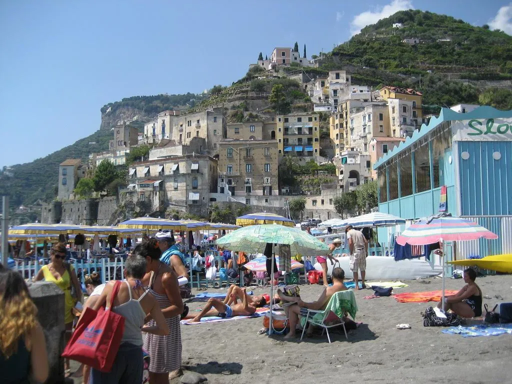 General view, Palazzo Vingius, Naples
