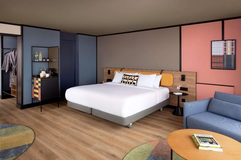 Room, Avani Museum Quarter Amsterdam Hotel-previously NH, Amsterdam