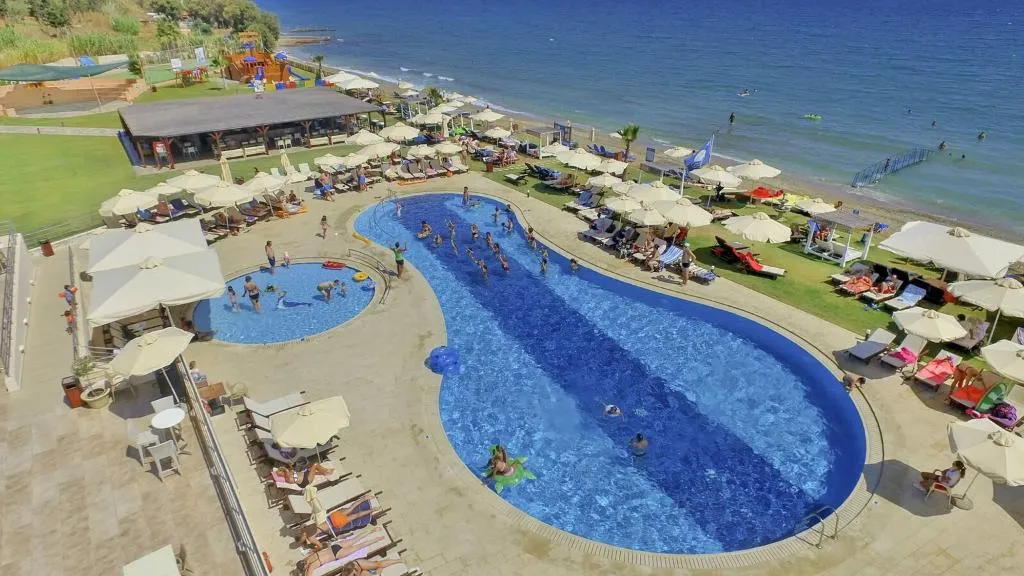 Pool, Kiani Beach Resort, Crete
