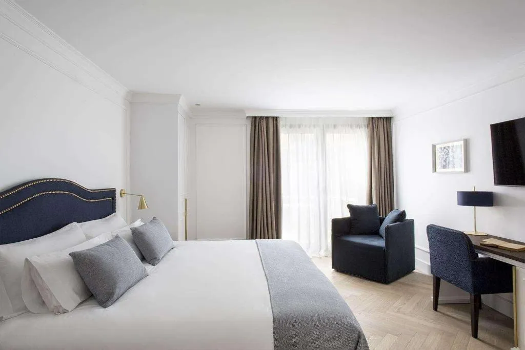 Room, Midmost Barcelona, Barcelona