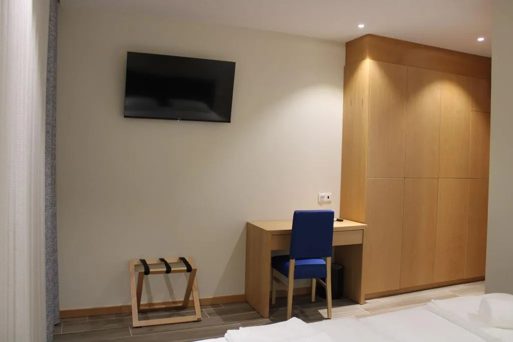 TRIPLE STANDARD Room, Oporto Station Hostel & Rooms, Porto