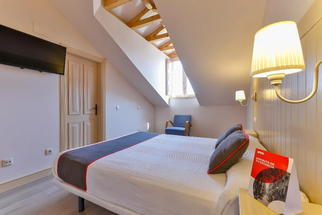 DOUBLE SUPERIOR Room, OYO Hostal La Chata, Madrid