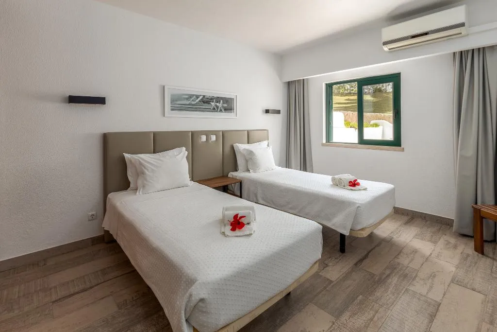 APARTMENT TWO BEDROOMS Room, Parque Monte Verde, Algarve