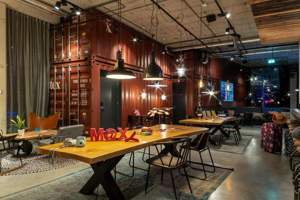 Lobby, Moxy Amsterdam Houthavens, Amsterdam