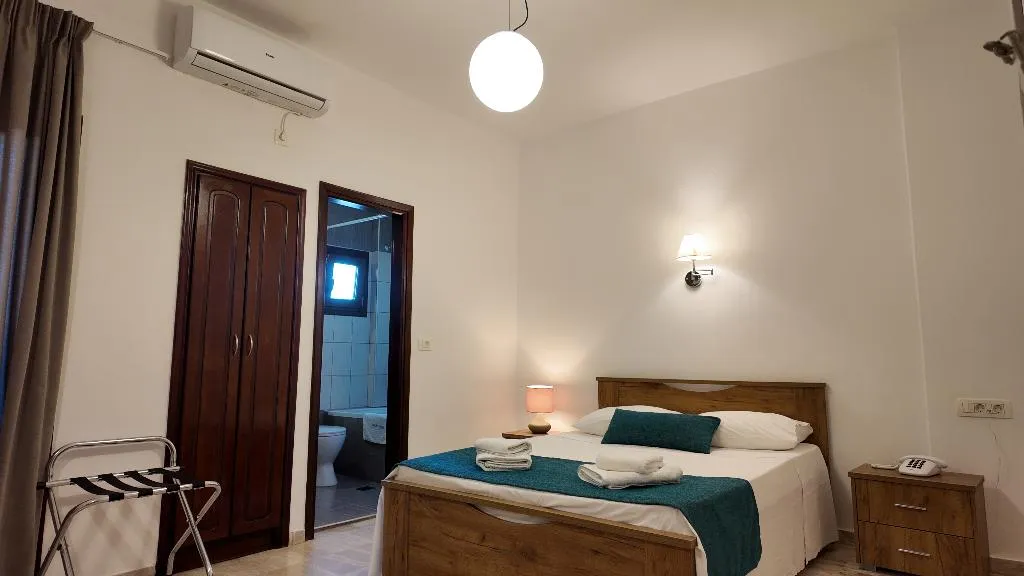Double or Twin STANDARD Room, Mary Bill, Santorini