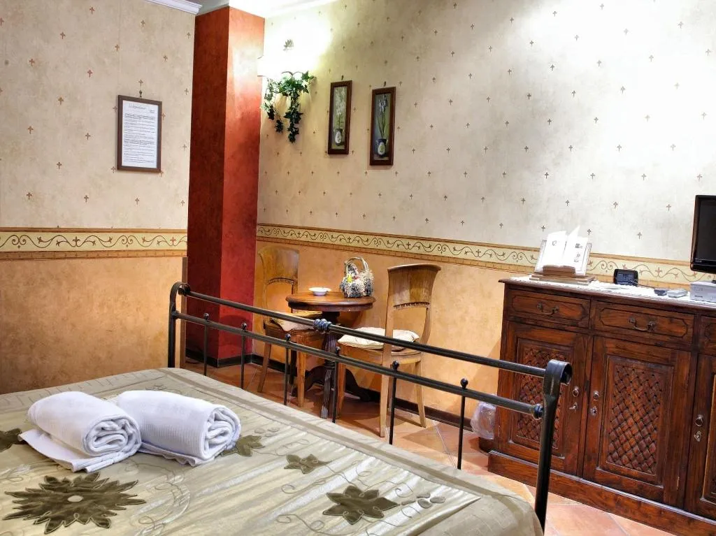 Room, Dependance, Naples