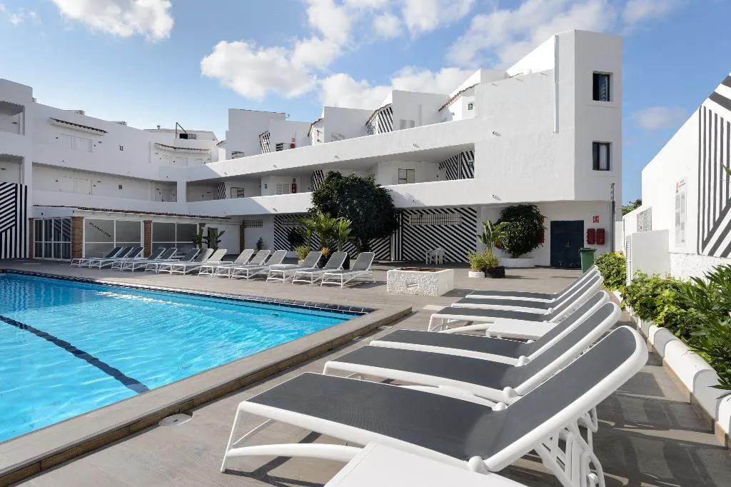 Pool, Vibra Mogambo Aparthotel, Ibiza