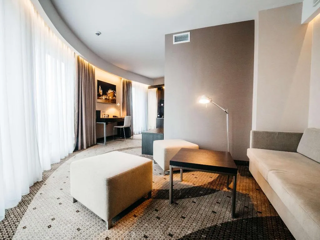 Room, Q Hotel Plus Kraków, Krakow