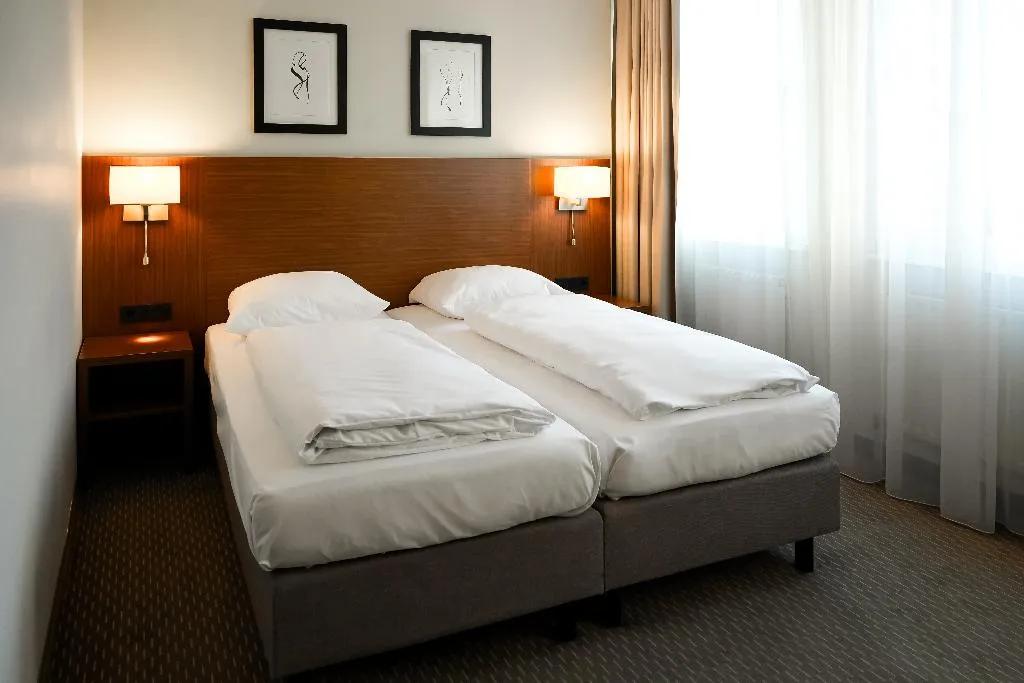 Double or Twin STANDARD Room, Sylter Hof Berlin, Berlin