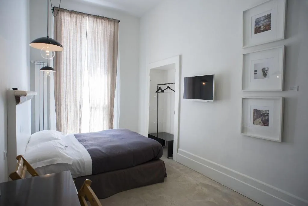 Room, Belledonne Suite & Gallery, Naples