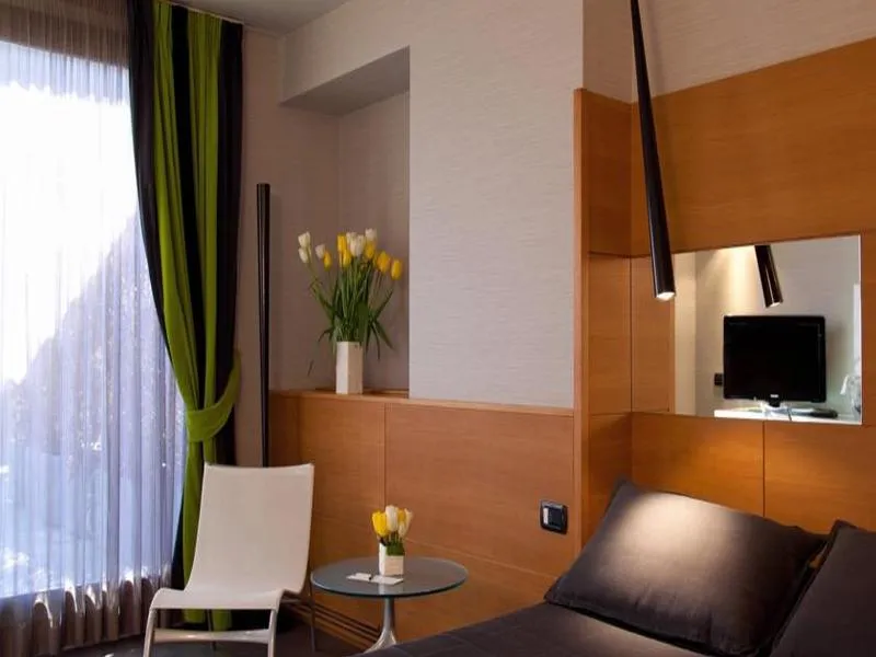 Room, Zone, Rome