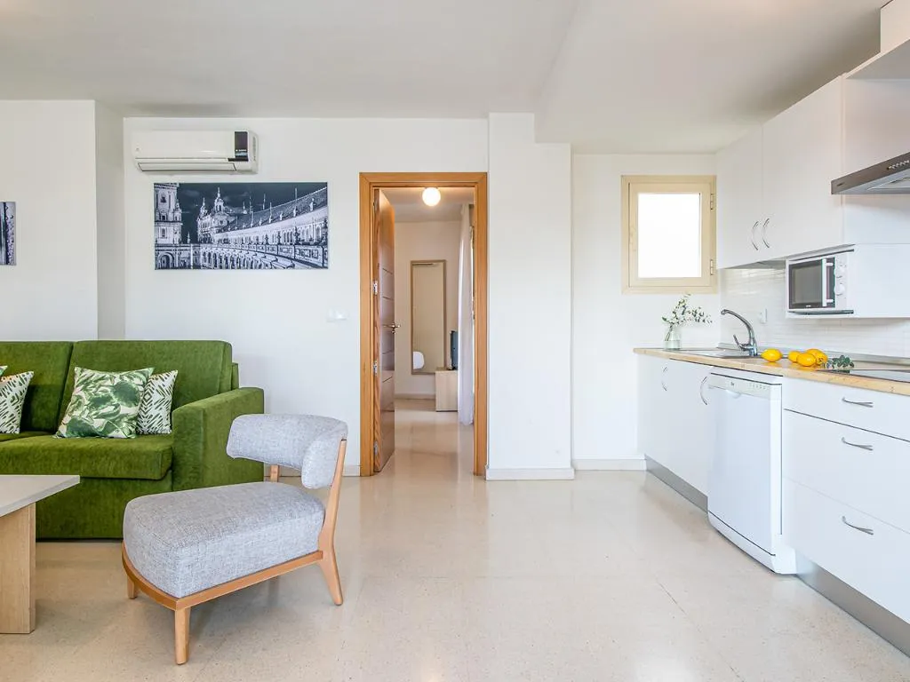 APARTMENT CAPACITY 4 ONE BEDROOM Room, Pierre & Vacances Sevilla, Seville