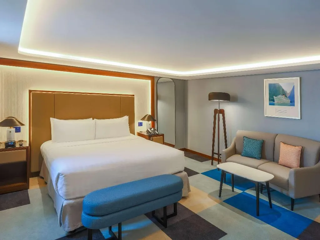 Room, Queen Elizabeth 2, Dubai