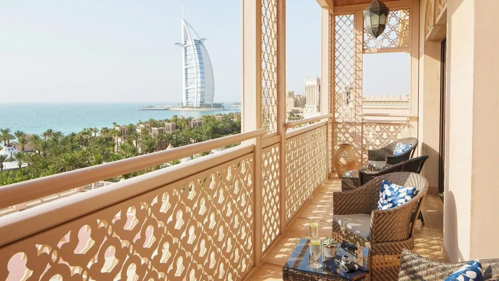SUITE KING SIZE BED Room, Jumeirah Al Qasr Dubai, Dubai