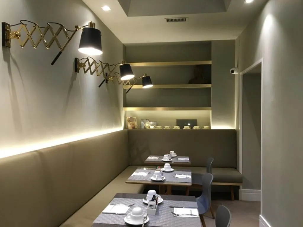 Bar, Accademia, Rome