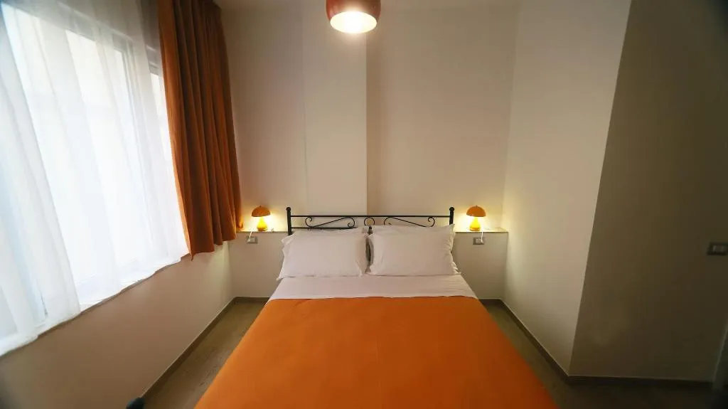 Room, 1970 Rooms, Naples
